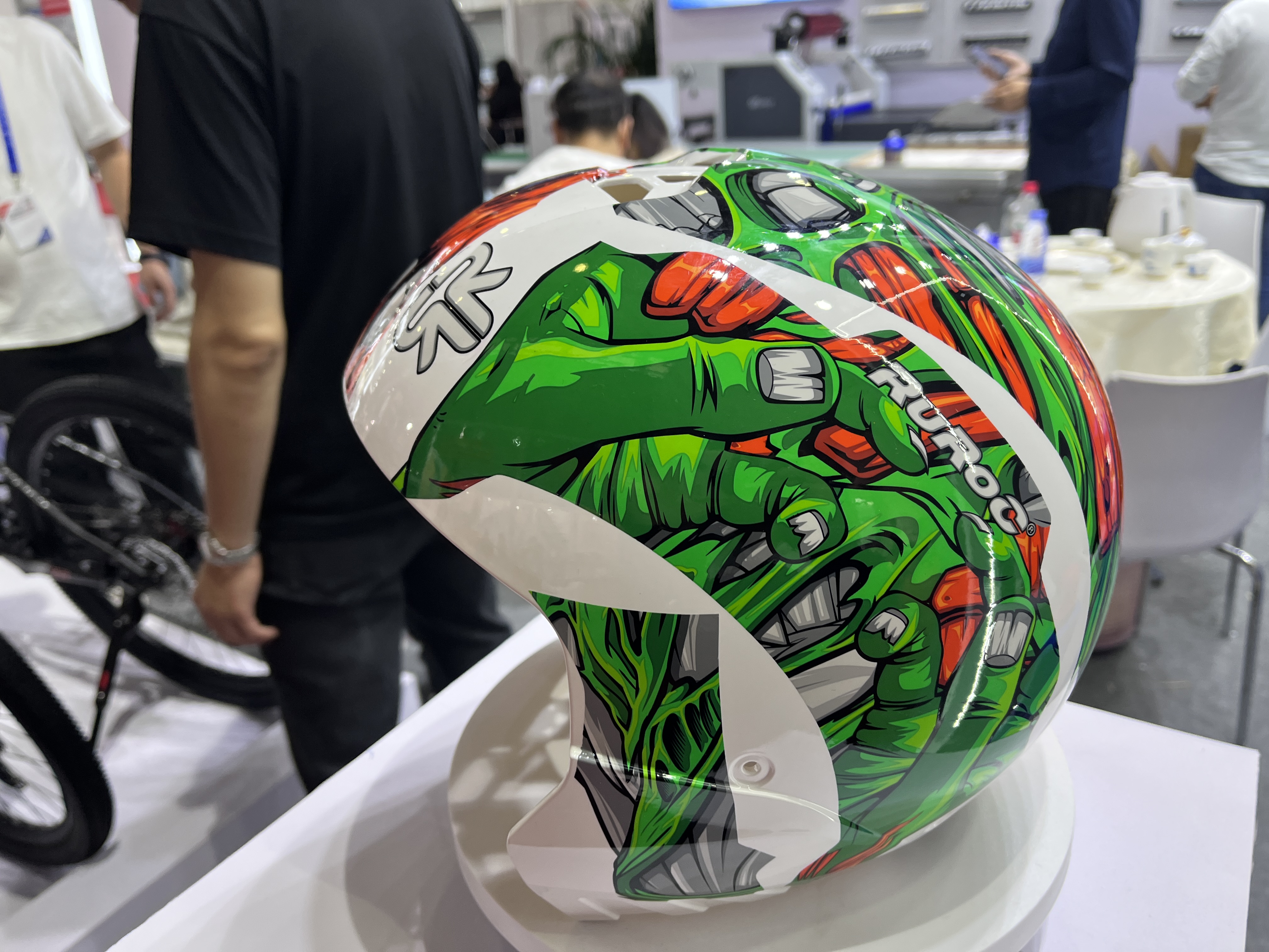 হেলমেটে ব্যবহৃত কালি